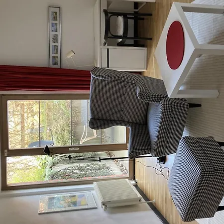 Private Apartment *